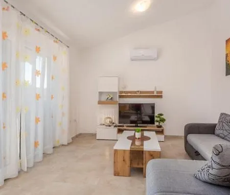 Apartman Antonio Cizici Exterior photo